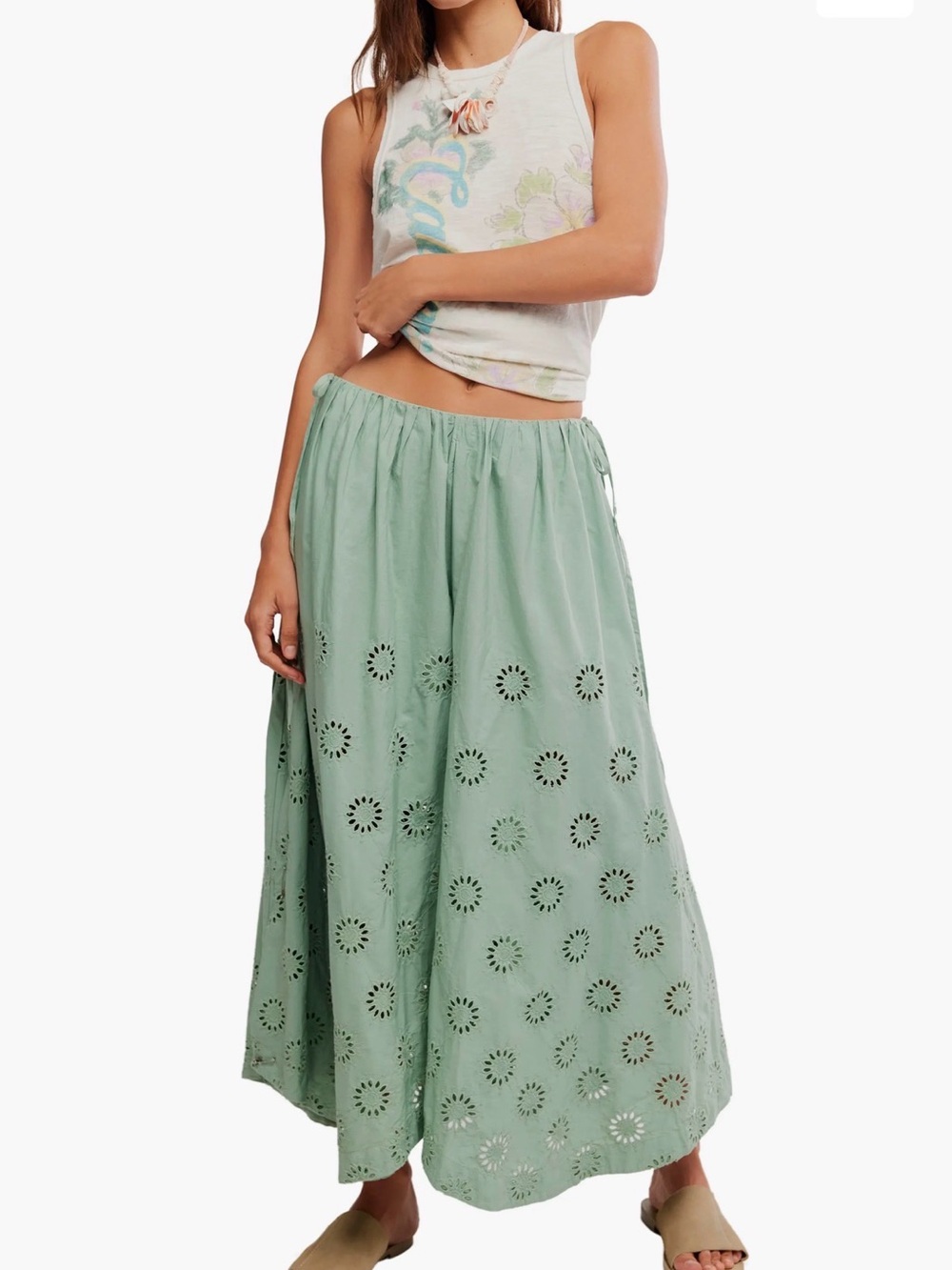 Sweet Serenade Wide Leg Cotton Eyelet Pants
Free People NWT $198 Size 14 - Picture 5 of 11